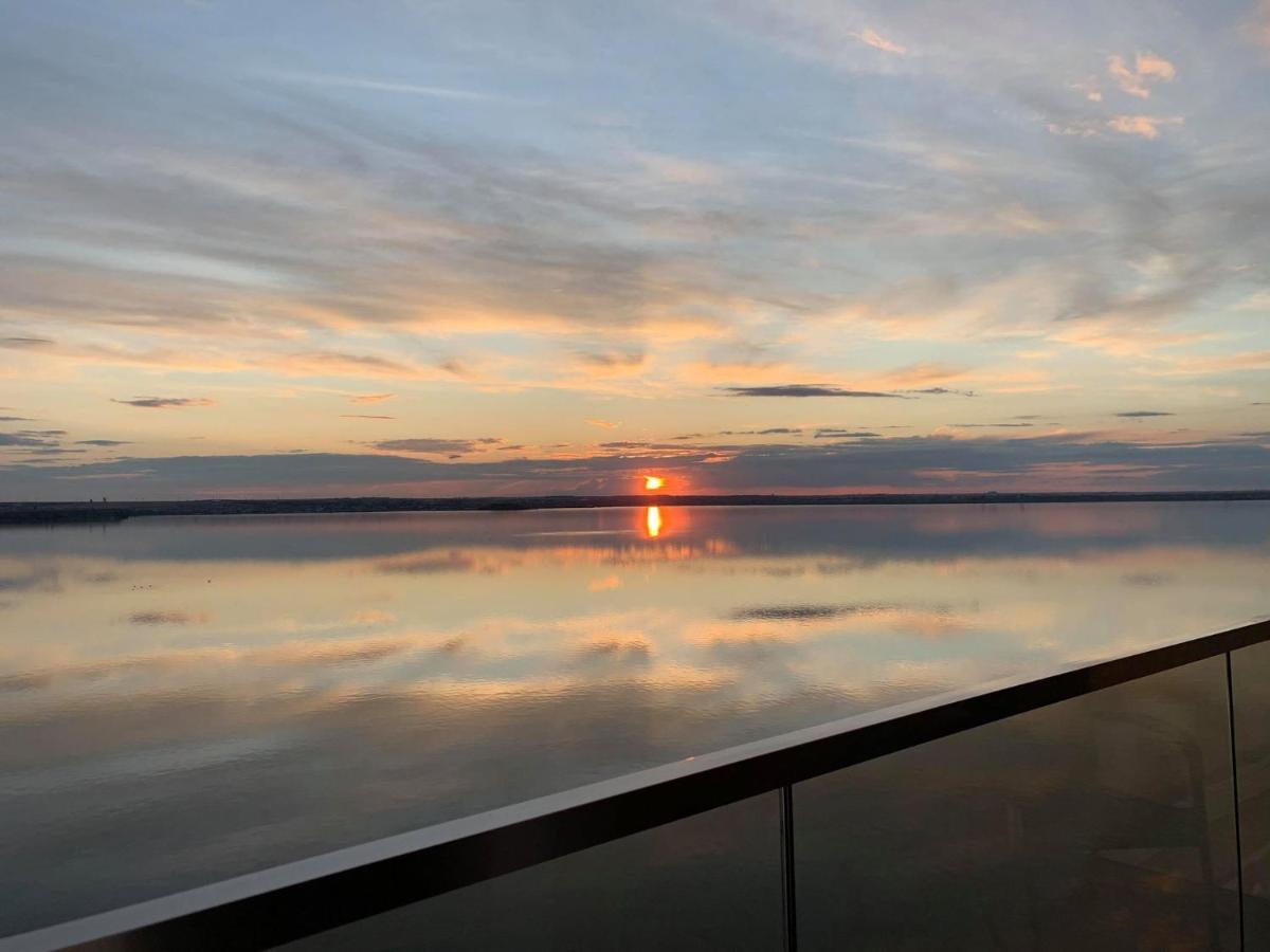 Apartment Sunset Lake View Mamaia Ngoại thất bức ảnh